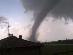tornado italija 35